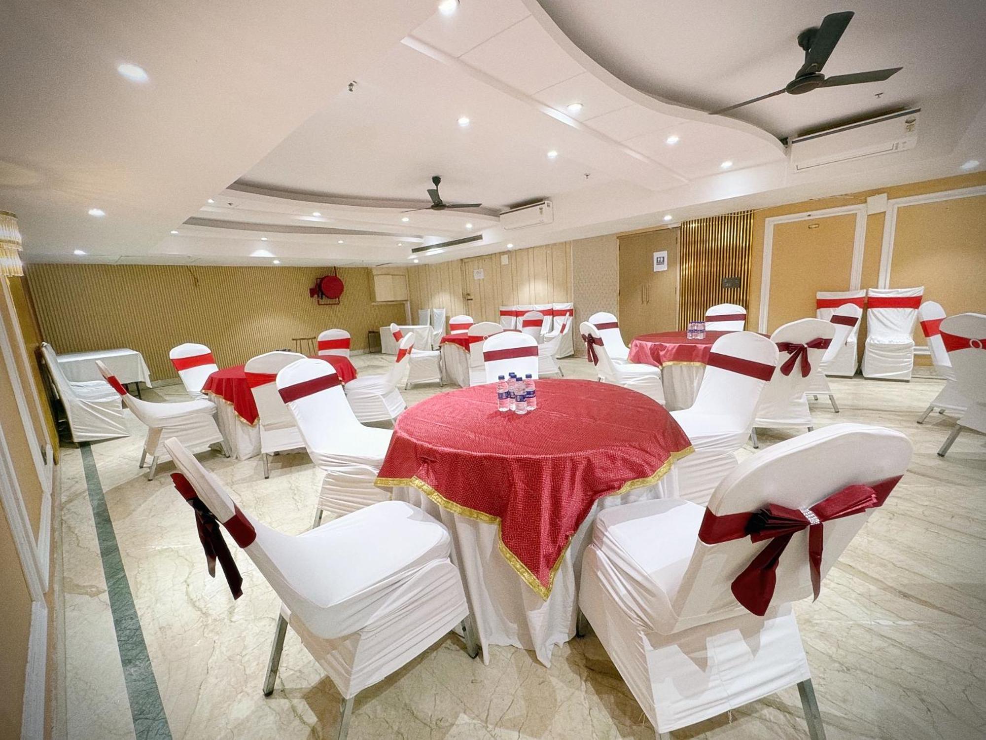 The Orion Express - East Of Kailash New Delhi Exterior foto