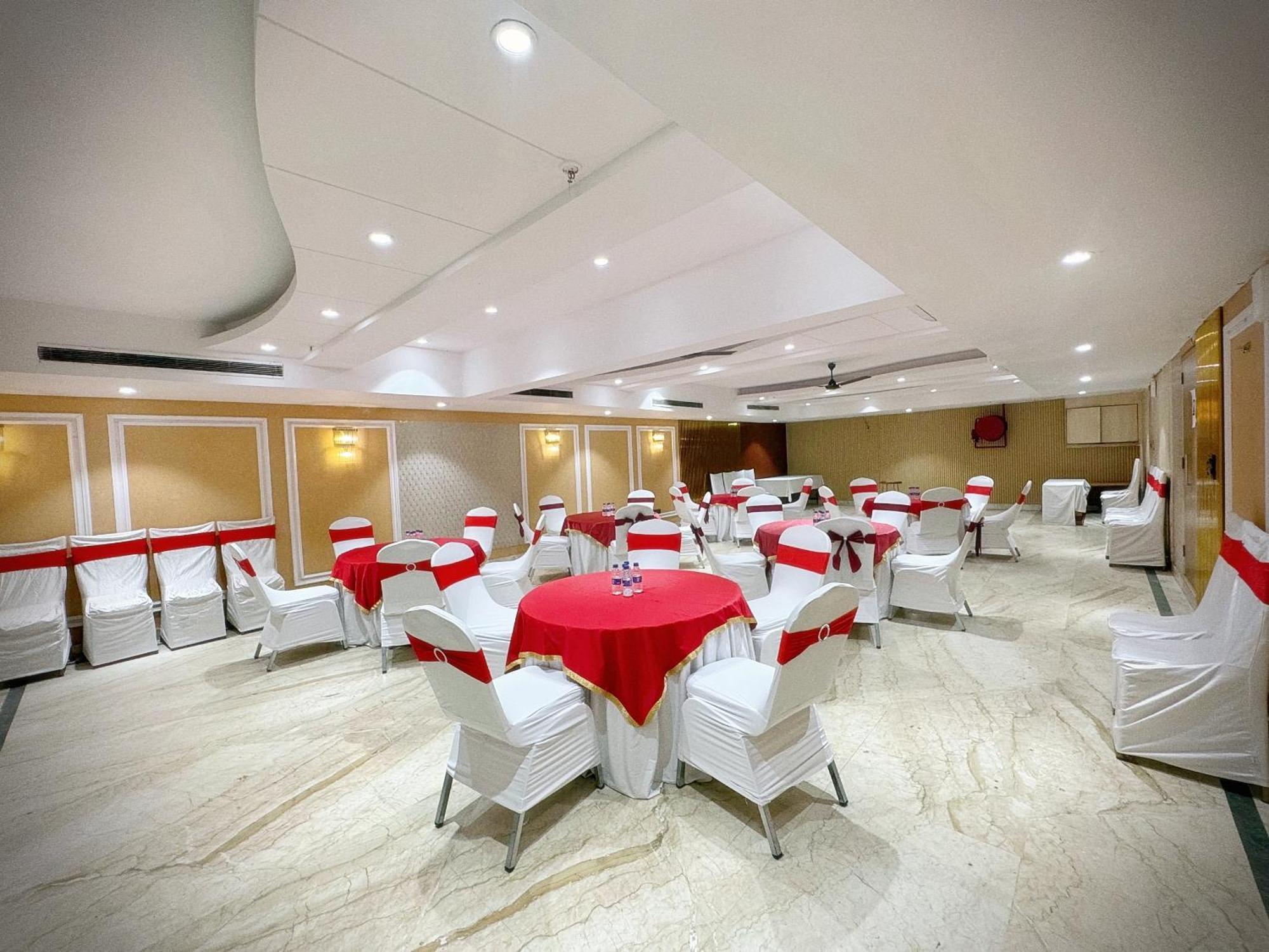 The Orion Express - East Of Kailash New Delhi Exterior foto