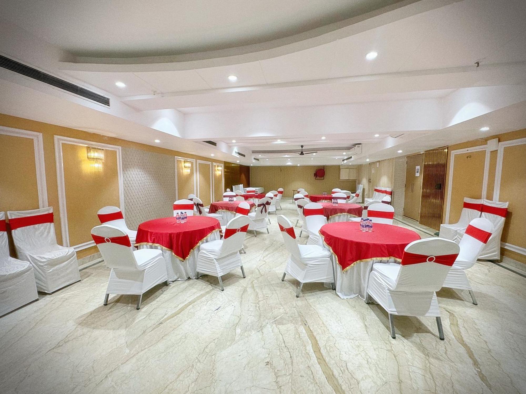 The Orion Express - East Of Kailash New Delhi Exterior foto