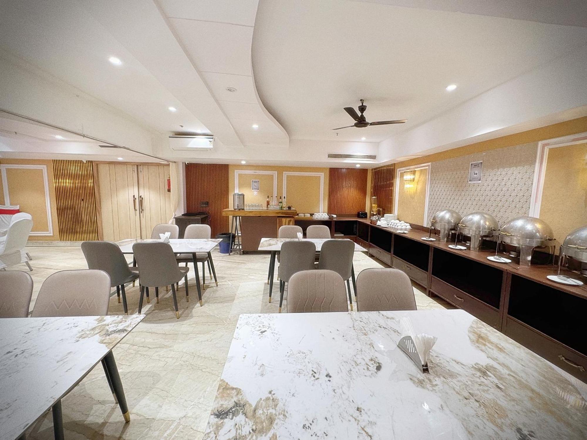 The Orion Express - East Of Kailash New Delhi Exterior foto