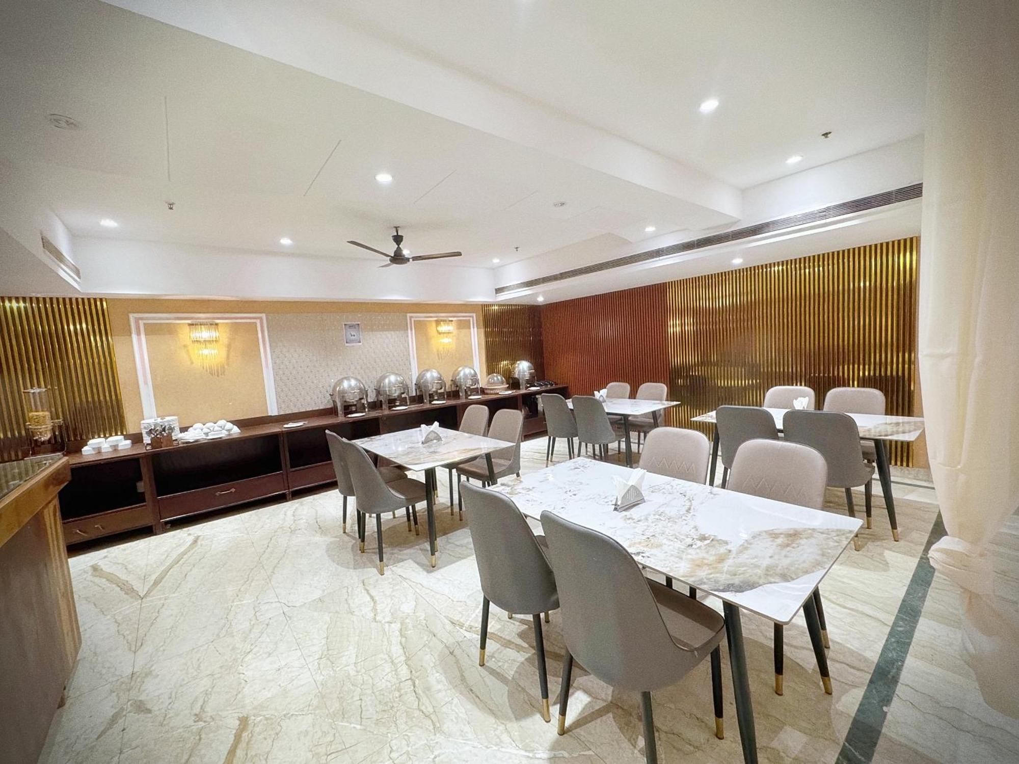 The Orion Express - East Of Kailash New Delhi Exterior foto