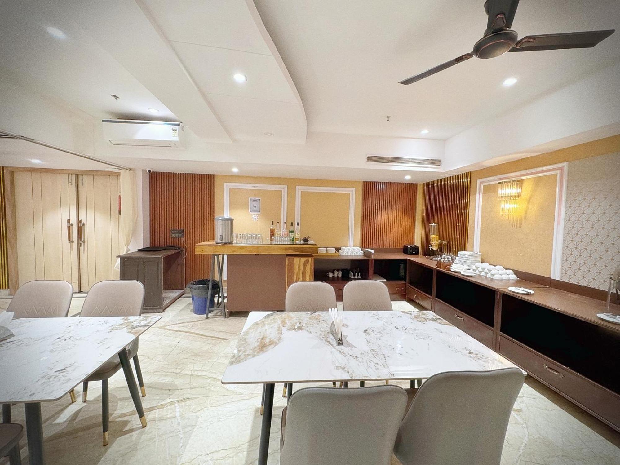 The Orion Express - East Of Kailash New Delhi Exterior foto