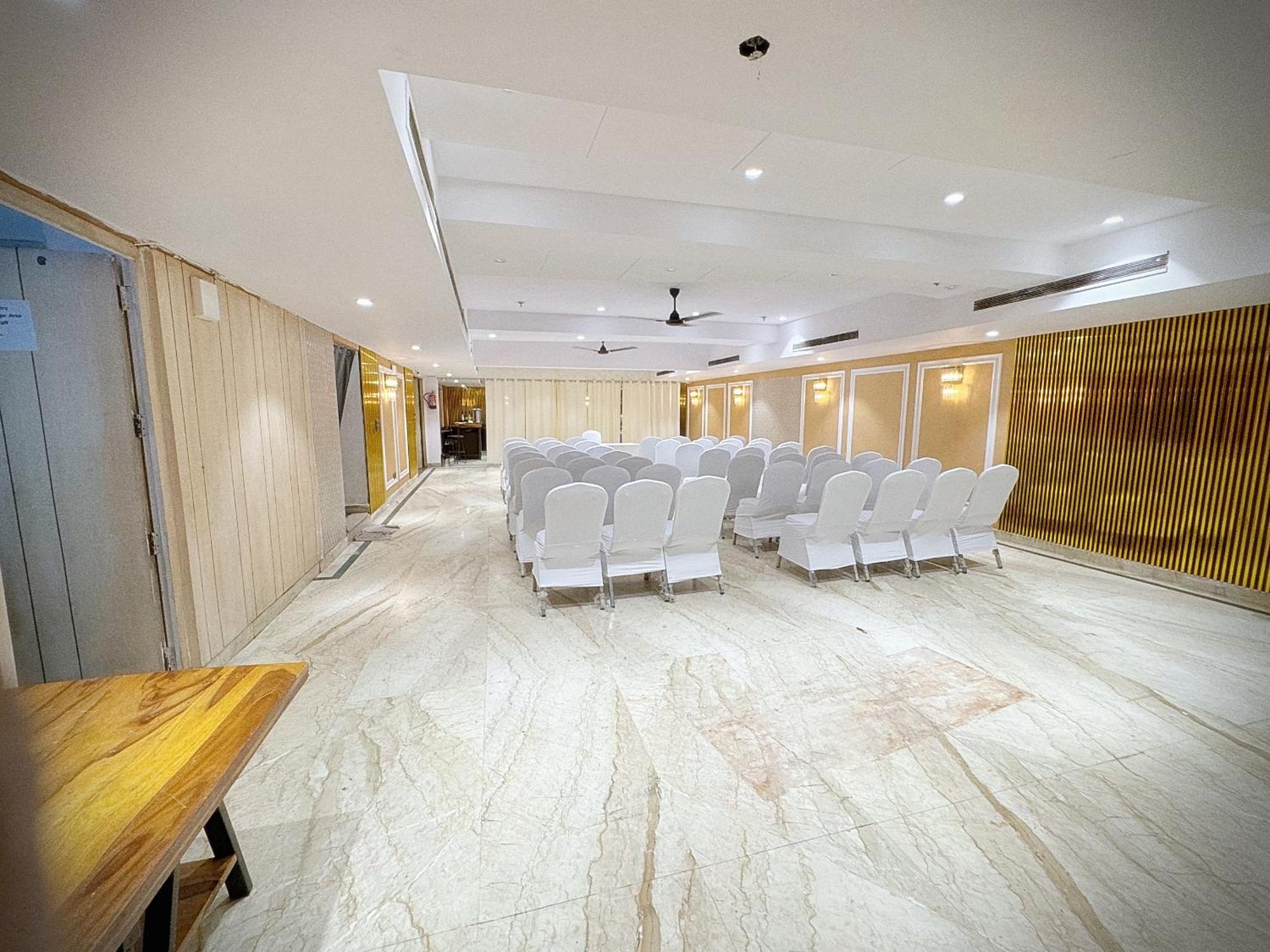 The Orion Express - East Of Kailash New Delhi Exterior foto