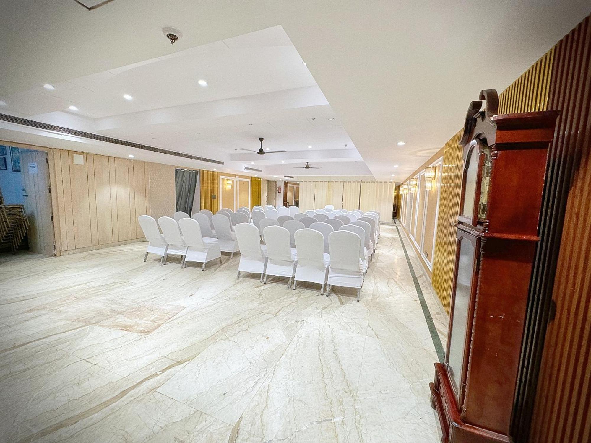 The Orion Express - East Of Kailash New Delhi Exterior foto