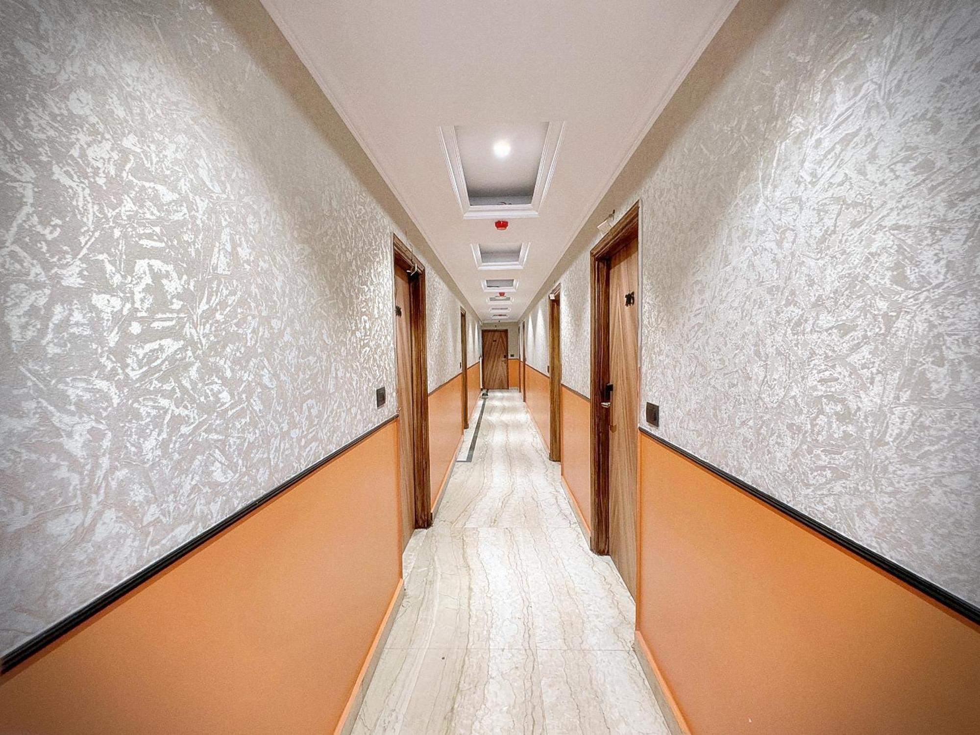 The Orion Express - East Of Kailash New Delhi Exterior foto