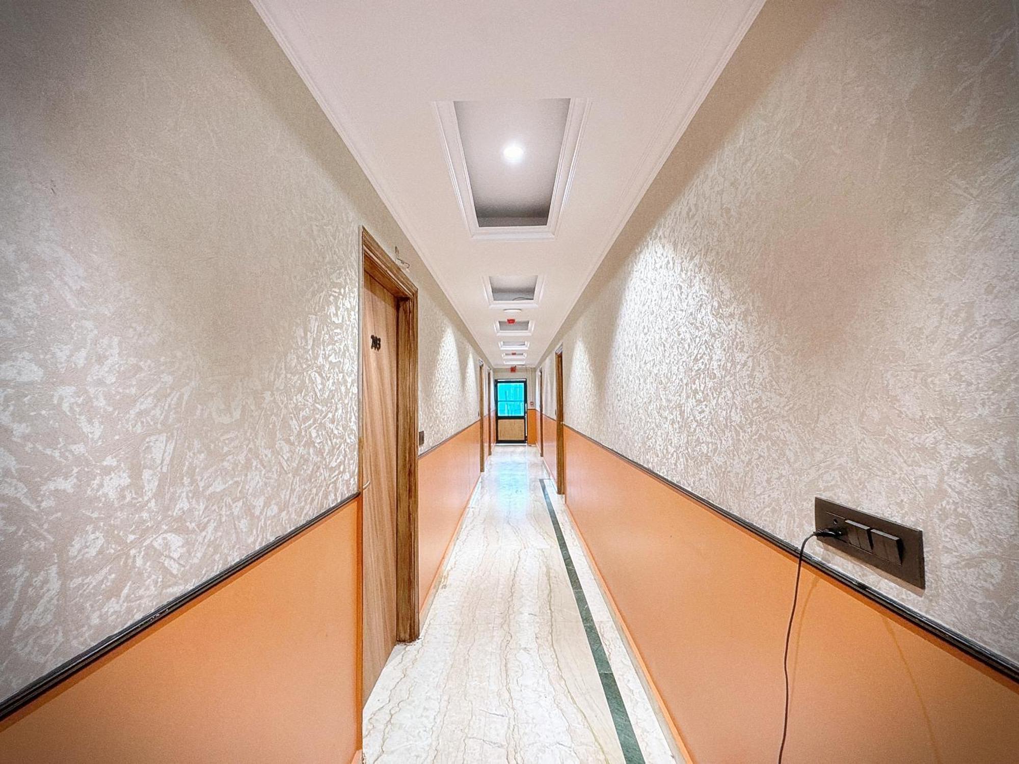 The Orion Express - East Of Kailash New Delhi Exterior foto