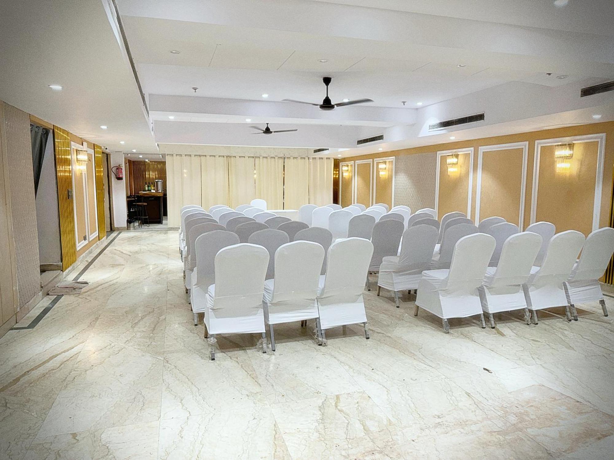 The Orion Express - East Of Kailash New Delhi Exterior foto
