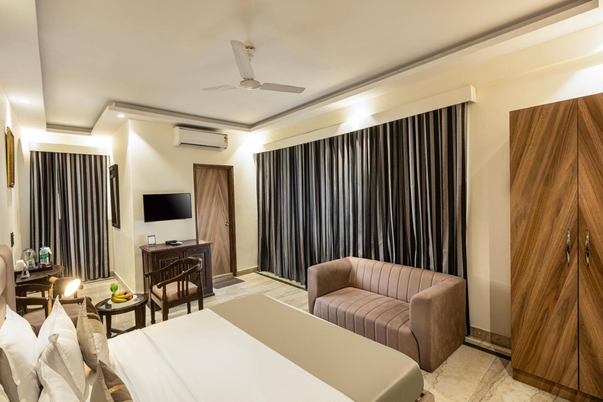 The Orion Express - East Of Kailash New Delhi Exterior foto