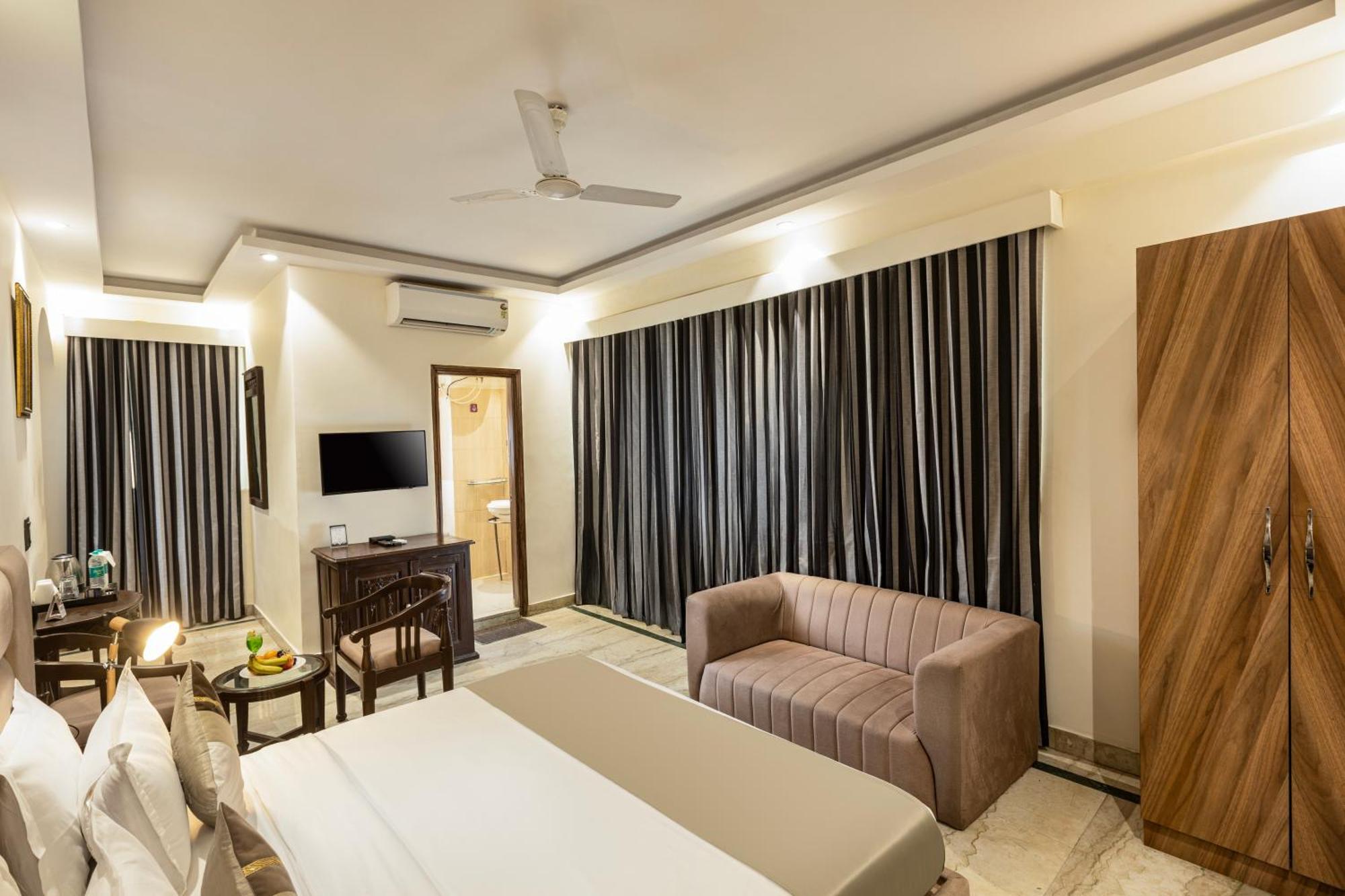 The Orion Express - East Of Kailash New Delhi Exterior foto
