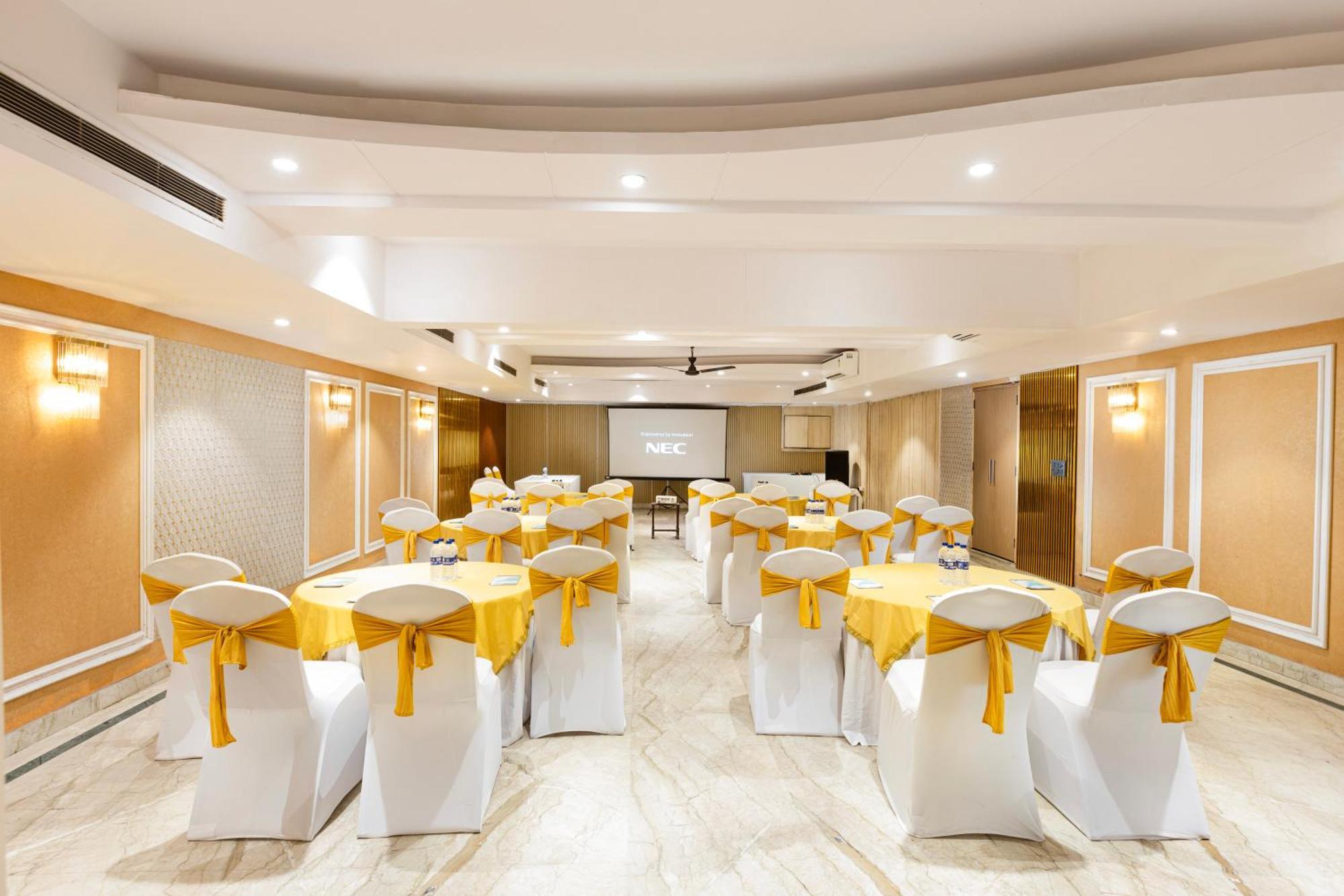 The Orion Express - East Of Kailash New Delhi Exterior foto