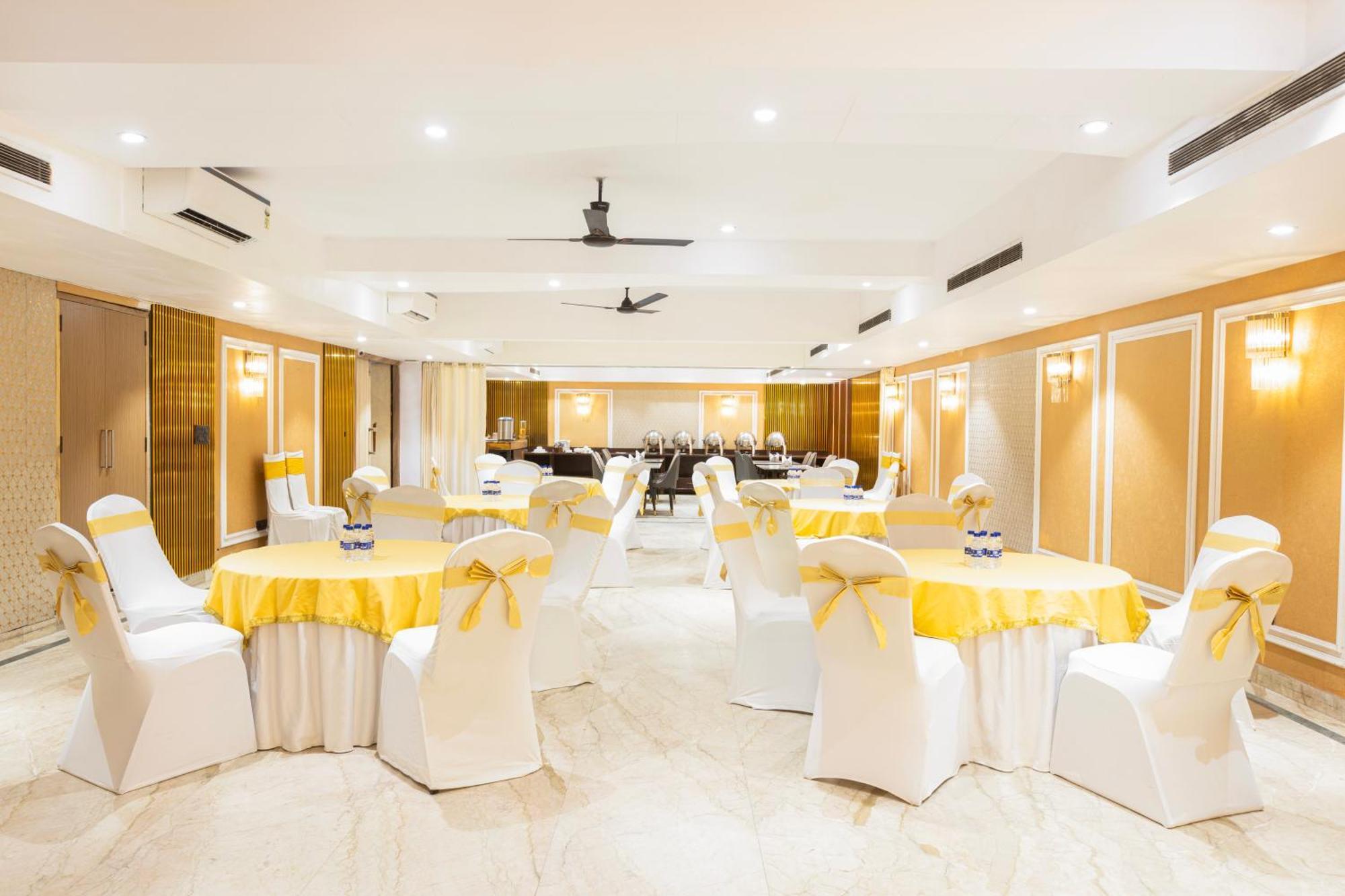 The Orion Express - East Of Kailash New Delhi Exterior foto